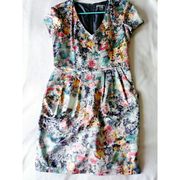 H&M Dresses & Skirts - 🌸H&M floral dress! Size: 8 🌸